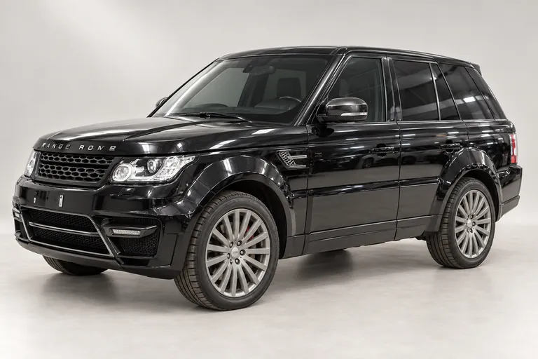 Range Rover Sport، صورة استوديو خارجية كاملة باتجاه اليسار