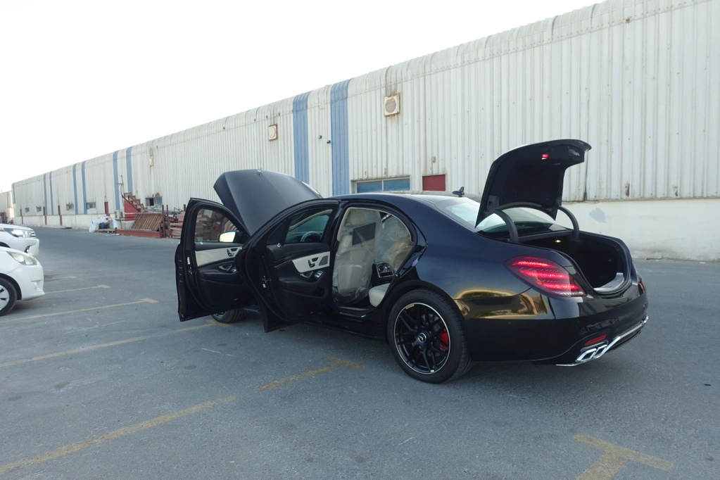 Mercedes-Benz S550 front quarter detail with premium wheels and chrome trim