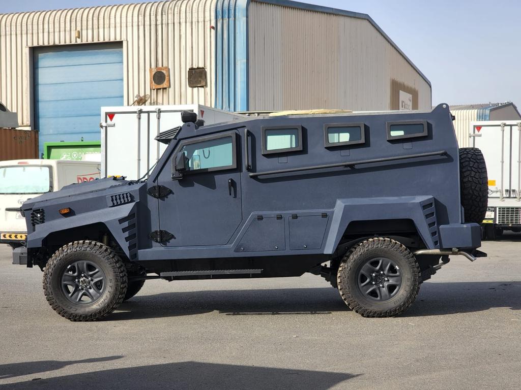 GER 2D full left side view with armored troop carrier body