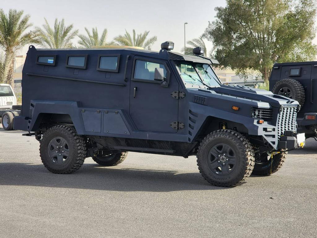 GER 2D right side view of armored personnel carrier