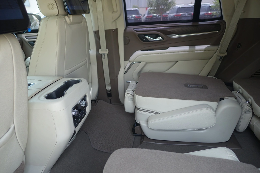 GMC Yukon Denali blindé - vue arrière, sièges passagers