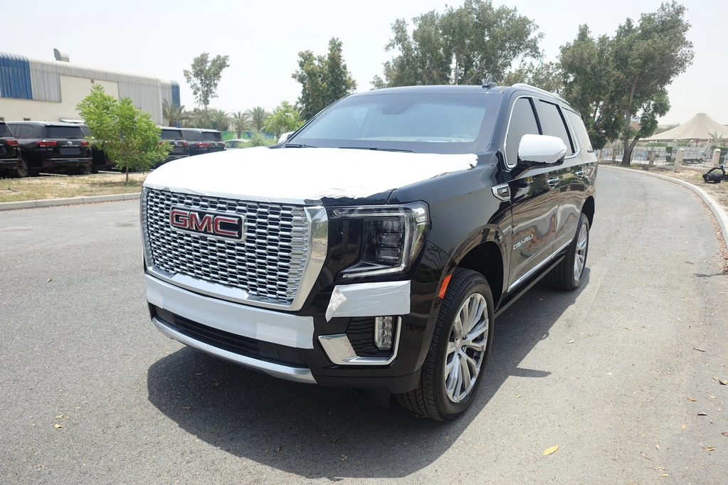 GMC YUKON DENALI 6.2L - BLACK - front view 2