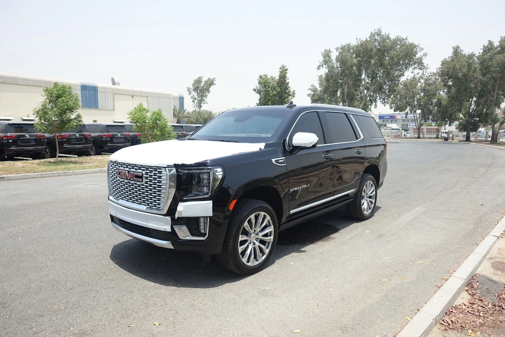 GMC YUKON DENALI 6.2L - BLACK - front view 3