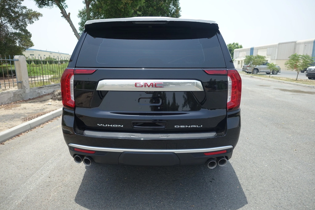 GMC YUKON DENALI 6.2L - BLACK - full back view