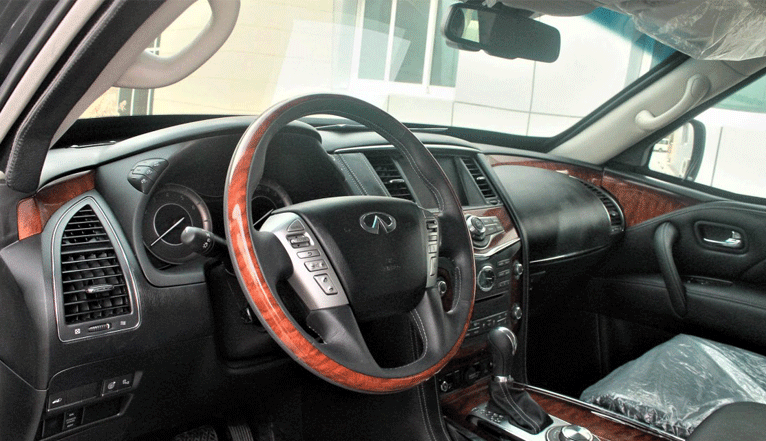Infiniti QX80 blindé - intérieur