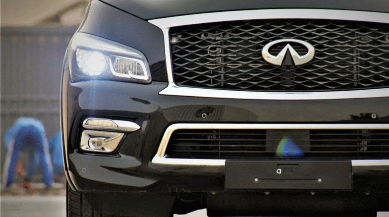 Infiniti QX80 blindé - vue avant, éclairage extérieur