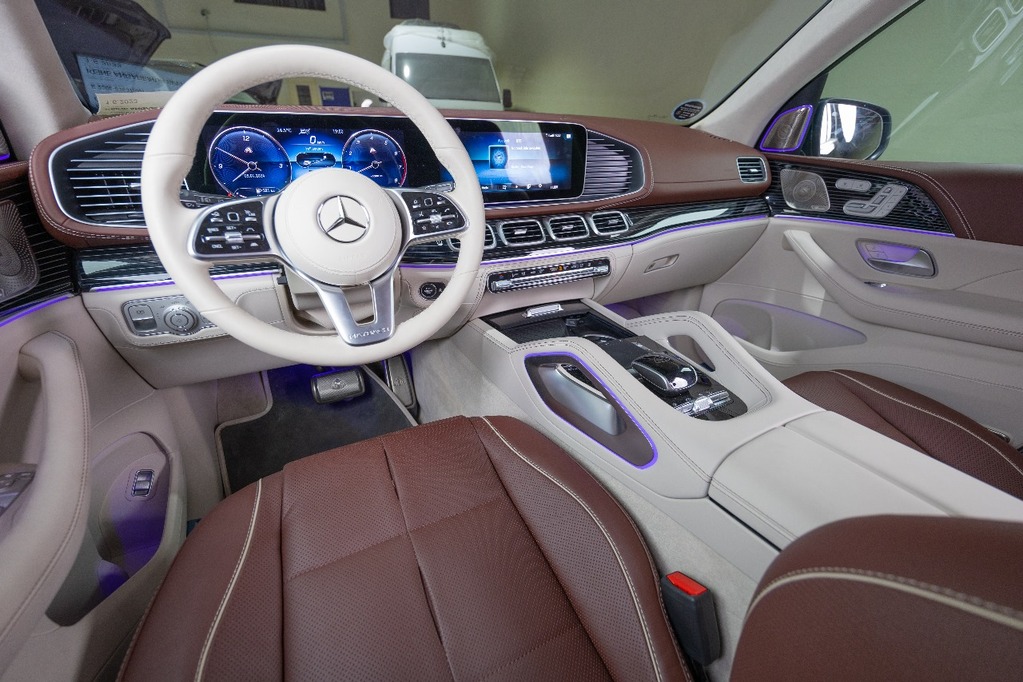 Maybach GLS 600 non-armored front seats with luxury interior trim