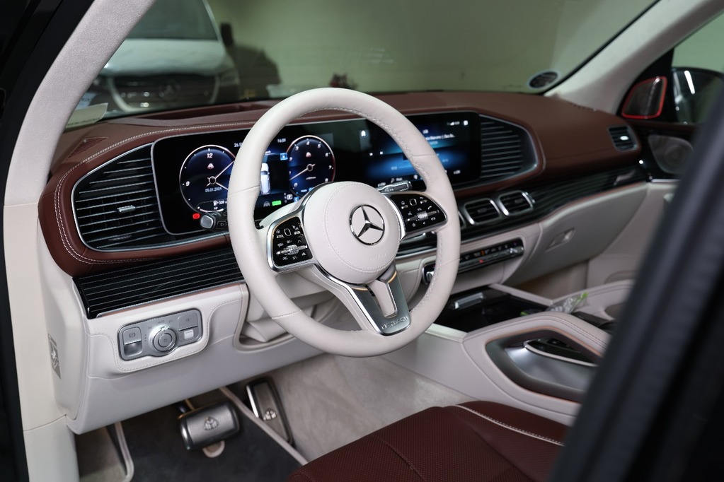 Maybach GLS 600 non-armored dashboard and front cabin view