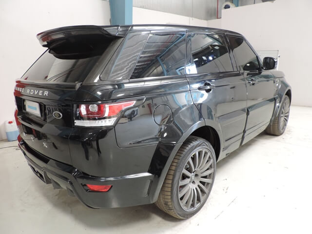 Range Rover Sport blindé - profil latéral, côté droit, configuration tactique
