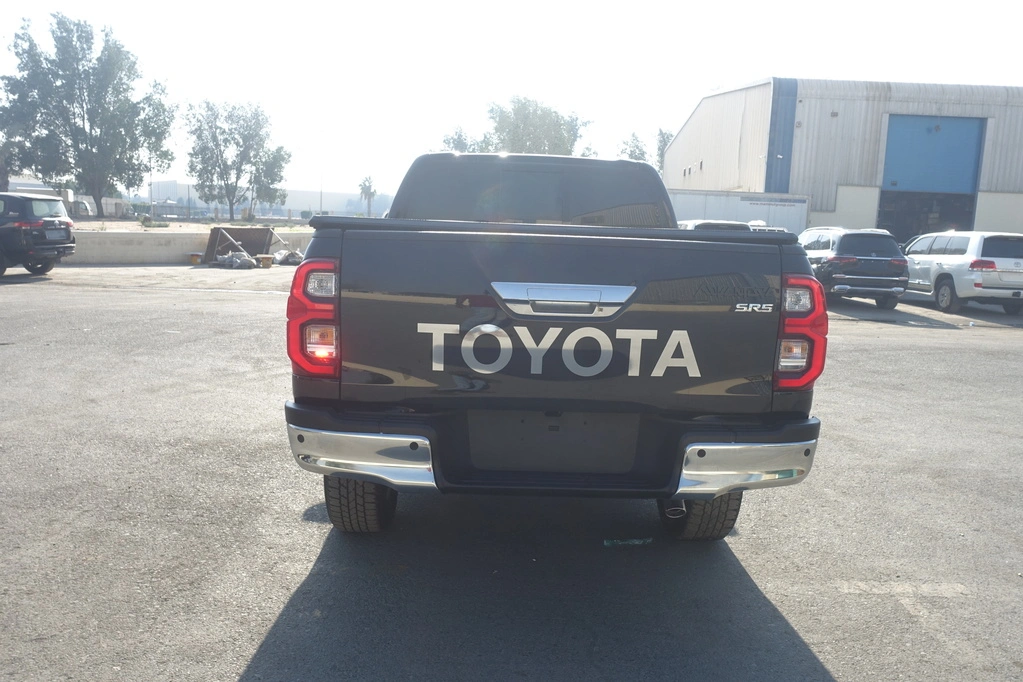 TOYOTA HILUX 4.0L ADVENTURE-BLACK - back view