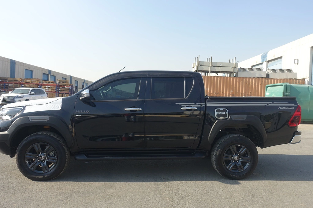 TOYOTA HILUX 4.0L ADVENTURE-BLACK - full left side