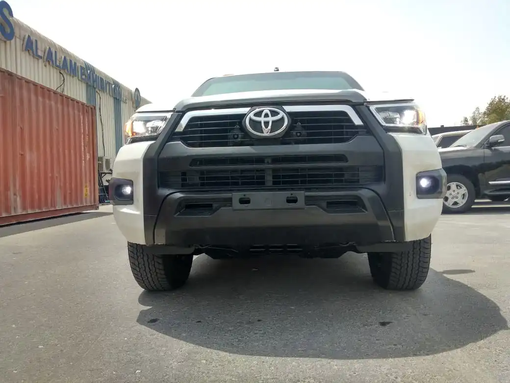 Toyota Hilux Adventure SR5 BR6 armored pickup front grille detail