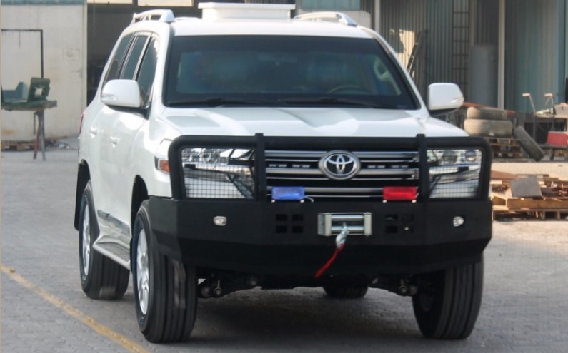 Toyota Land Cruiser 300 VXR With Firing Port in the Armored SUV category - armored vehicle view