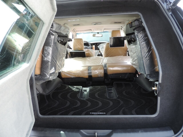 Toyota Fortuner مصفحة مع مساحة داخلية للركاب