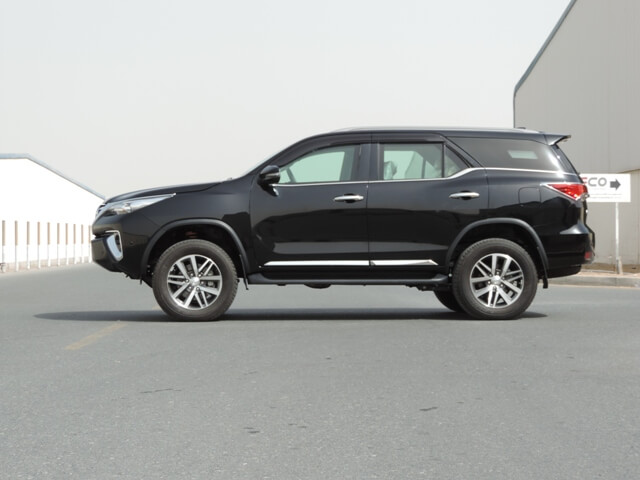 Toyota Fortuner مصفحة من الجانب الأيسر