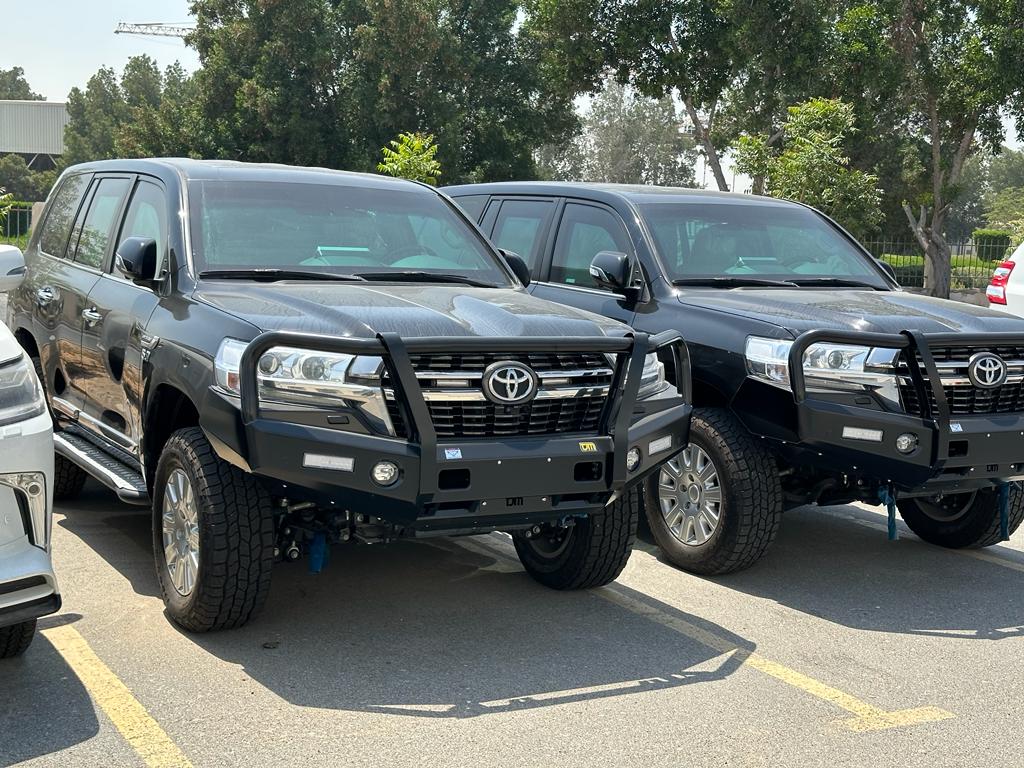 Toyota Land Cruiser 200 5.7 Petrol V8 Front Side View Left Angle